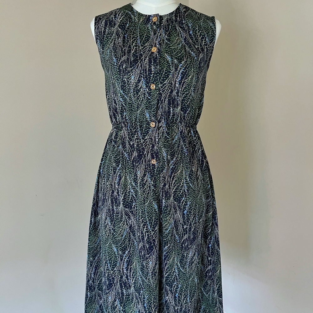 Sleeveless, Midi Dress with Elastic Waist